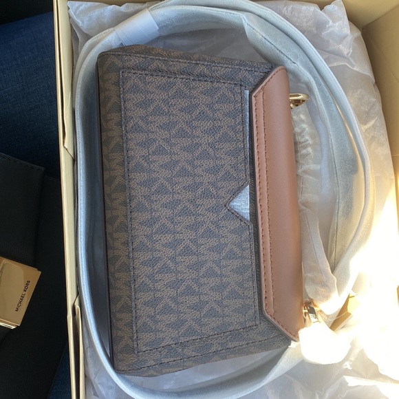 MICHAEL KORS Lita Small Two-Tone Logo and Leather Crossbody Bag - Picture 4 of 4